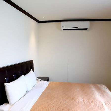 Taitung Holiday Business Hotel מראה חיצוני תמונה