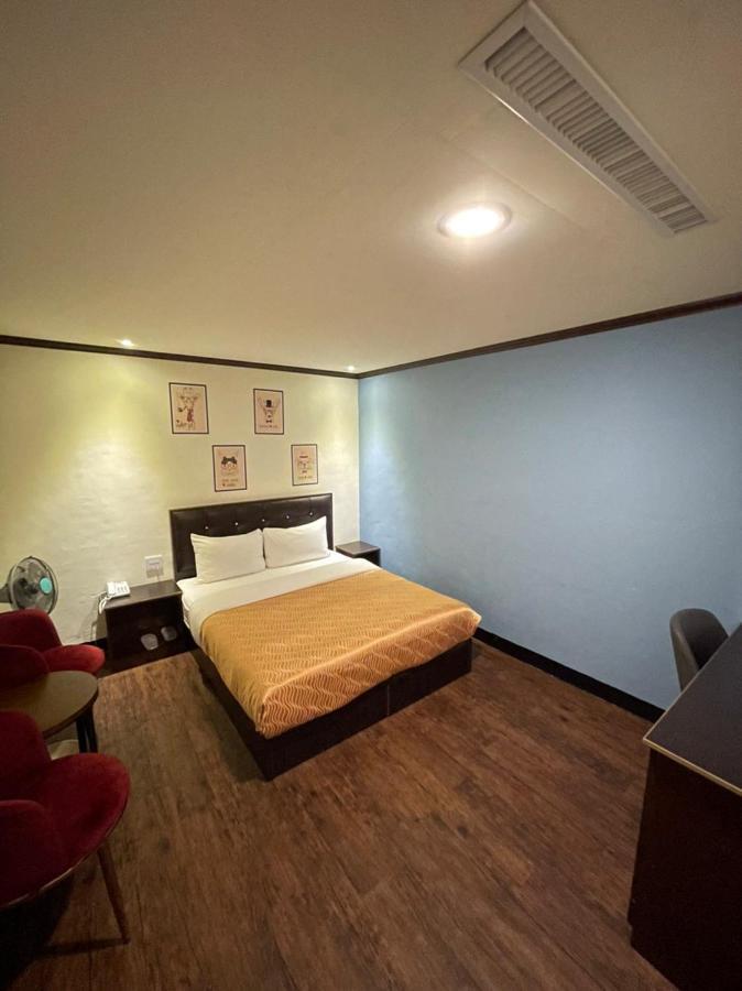 Taitung Holiday Business Hotel מראה חיצוני תמונה