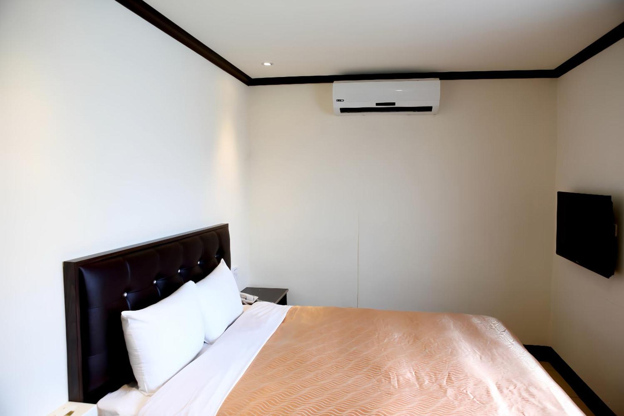 Taitung Holiday Business Hotel מראה חיצוני תמונה